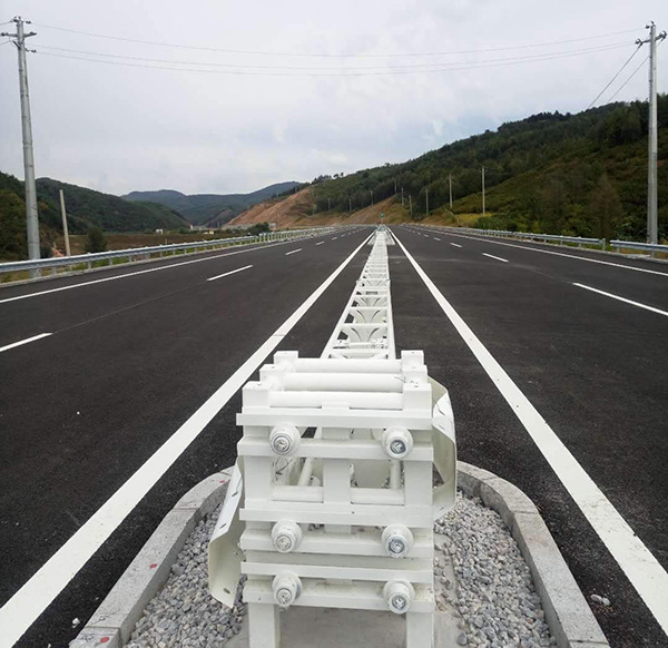 预应力活动护栏