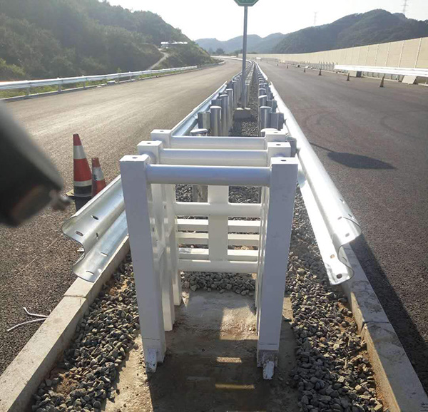 预应力活动护栏